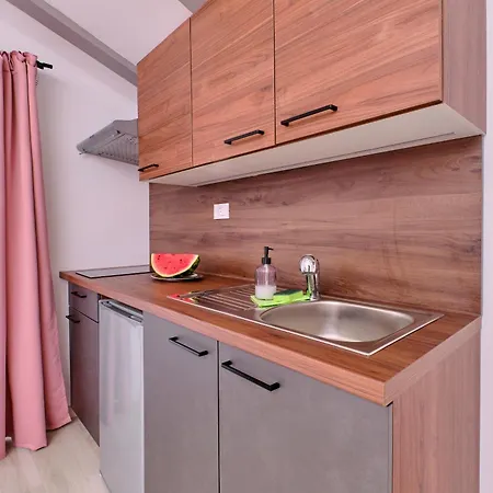 Nikolina - Luxury With Private Parking, Near Sea Mali Losinj
