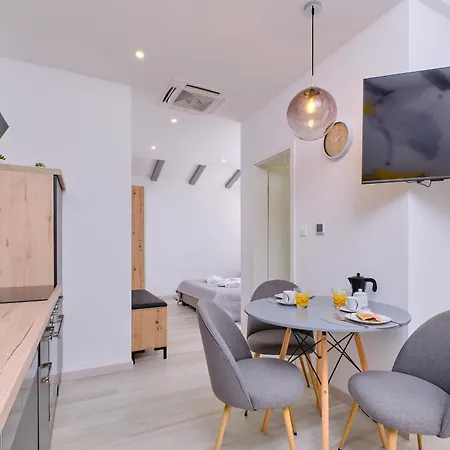 Apartment Nikolina - Luxury With Private Parking, Near Sea