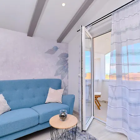 Nikolina - Luxury With Private Parking, Near Sea Mali Losinj