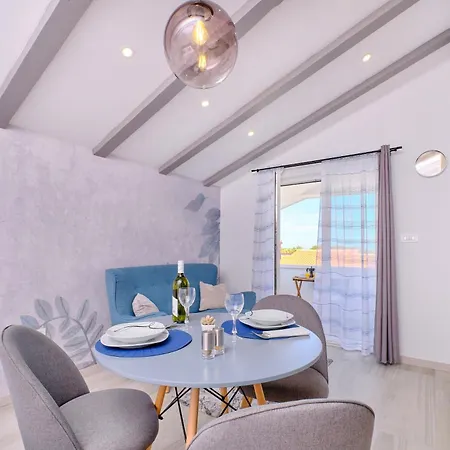 Nikolina - Luxury With Private Parking, Near Sea * Mali Losinj