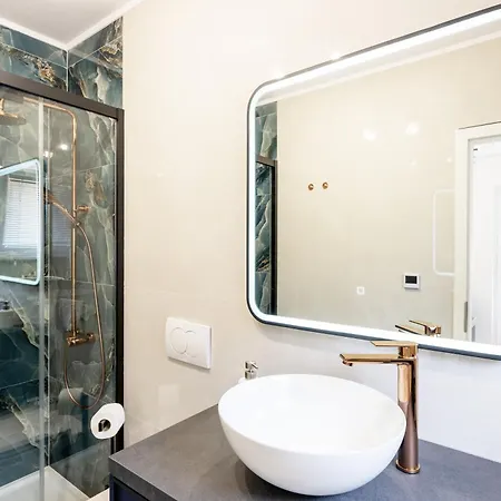 Apartment Nikolina - Luxury With Private Parking, Near Sea Mali Losinj