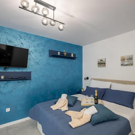 Apartment Nikolina - Luxury With Private Parking, Near Sea Mali Losinj