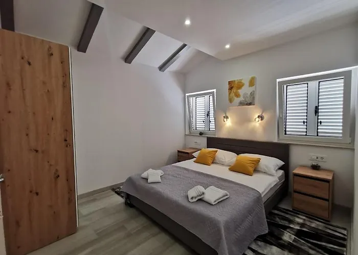 New Nikolina 4 Star Апартаменты *