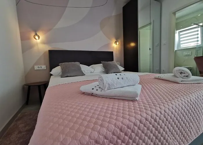 New Nikolina 4 Star Апартаменты Мали-Лошинь