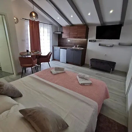 New Nikolina 4 Star Lägenhet