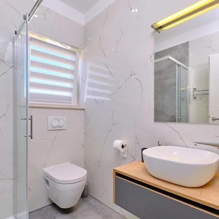 Nikolina - Luxury With Private Parking, Near Sea * Mali Lošinj