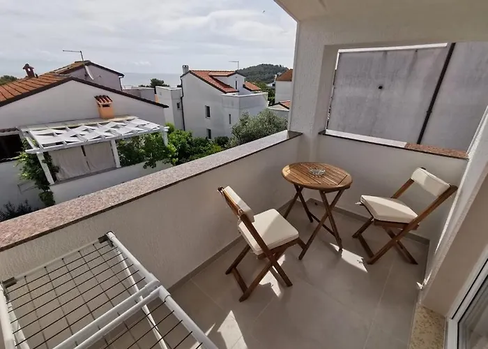 Apartment New Nikolina 4 Star *